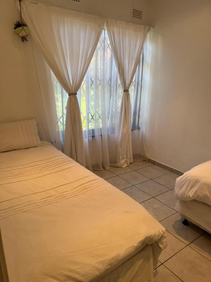 Villa Mtunzi Park, 39 Peaceful Shores à Scottburgh Extérieur photo
